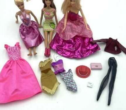 Barbie Doll Lot - 3 Dolls - Clothing & Accessories