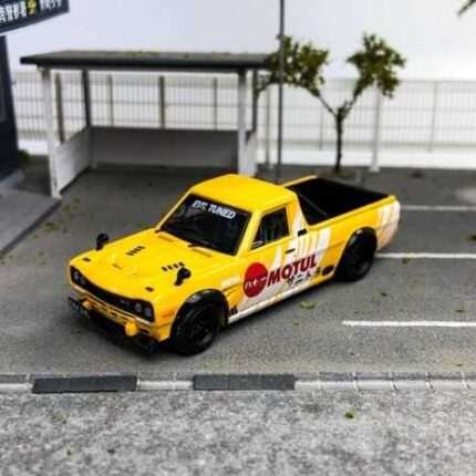 Inno64 Nissan Pickup Truck Hakotora Motul 1/64