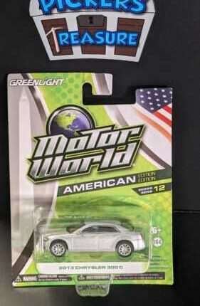 Greenlight Motor 2013 Chrysler 300C Silver 1/64