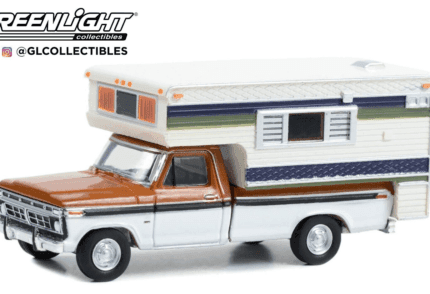 1/64 GreenLight 1976 Ford F-250 Truck with Large Camper Hobby Exclusive