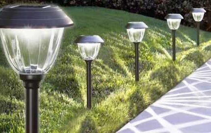MEMBER'S MARK OIL-RUBBED BRONZE LED SOLAR PATH LIGHTS, 6 Pack
